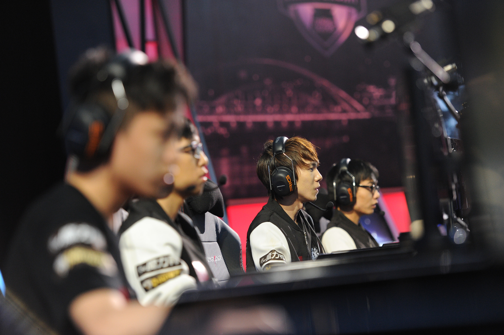 AL战队2-0横扫JDG，Scout连续两局受挫电竞快讯